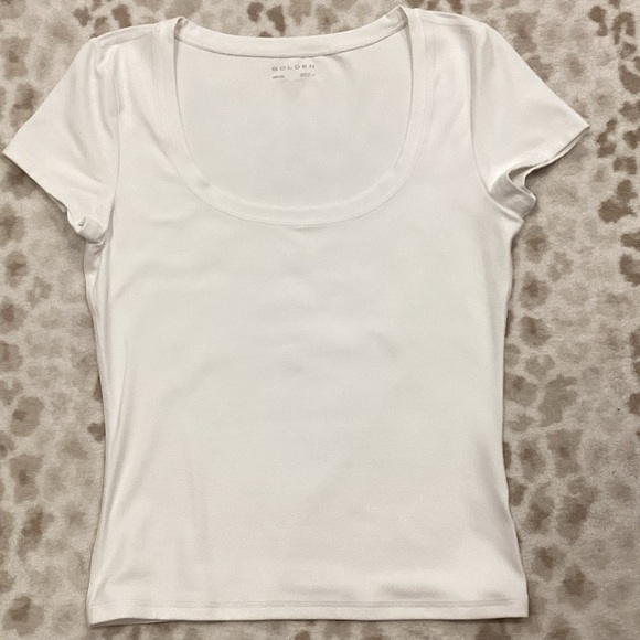 Aritzia White Scooped-neck Fitted T-Shirt, Size Small - Picture 10 of 16